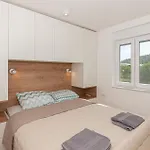 Amazing Home In Bilice * Bilice